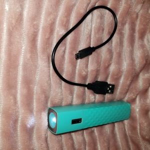Cell Phone Portable Charger/Flashlight